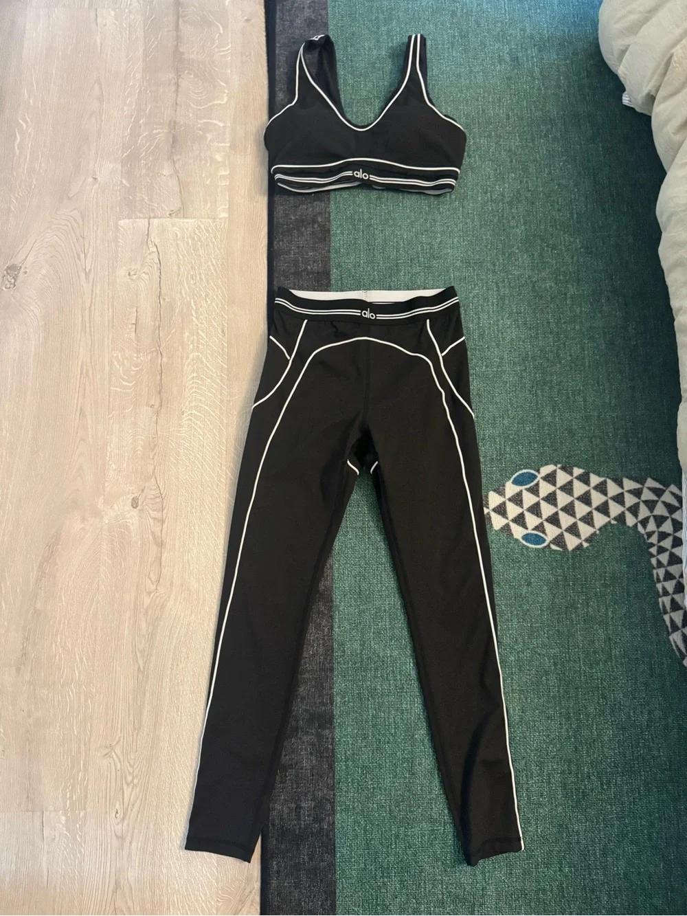 ALO Yoga Black Activewear Set with White Piping